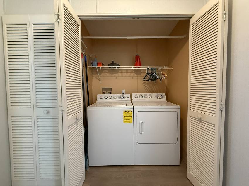 8204 Lemonwood Dr a Ellenton, FL Mobile or Manufactured Home for Sale